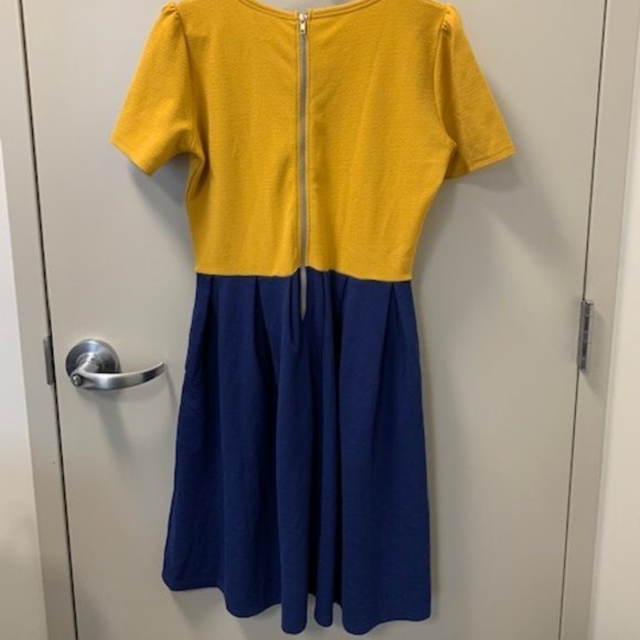 LuLaRoe Amelia - Picture 2 of 2